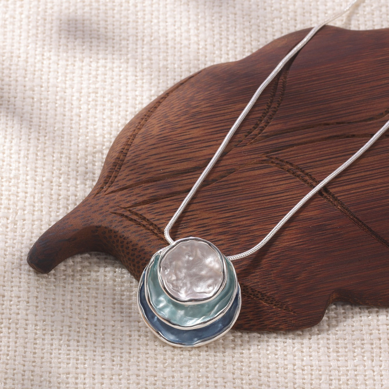 Elegant Blue Enamel Pendant Necklace 18K Gold Plated Zinc Alloy Rope Chain